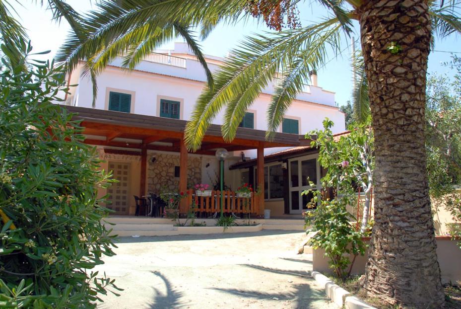 Hotel Incontro بيسْكيتْشّي المظهر الخارجي الصورة